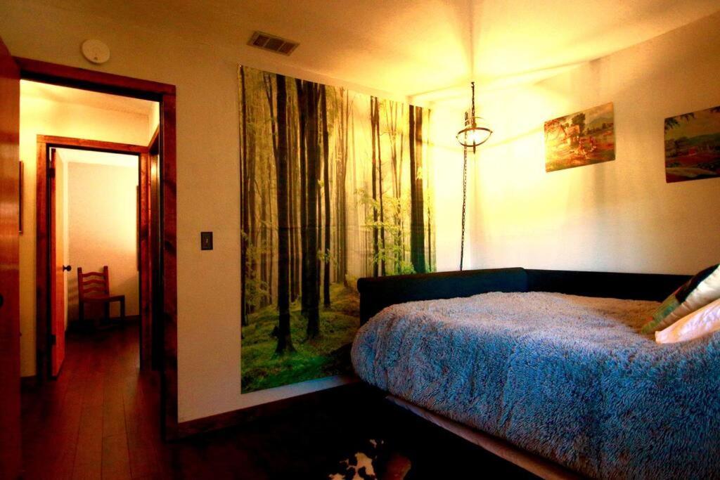 Glimmer Chalet Treetop A-Frame Cabin Lake View レイク・アローヘッド エクステリア 写真